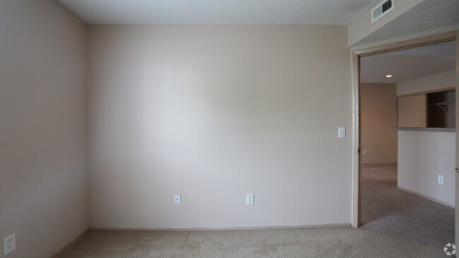 Sharon Glen, Columbus, OH 43229 - photo 7