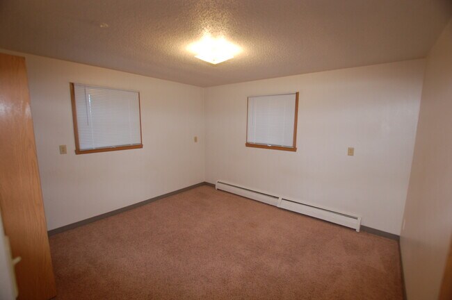 1304 19 1 2 St S, Moorhead, MN 56560 - photo 5
