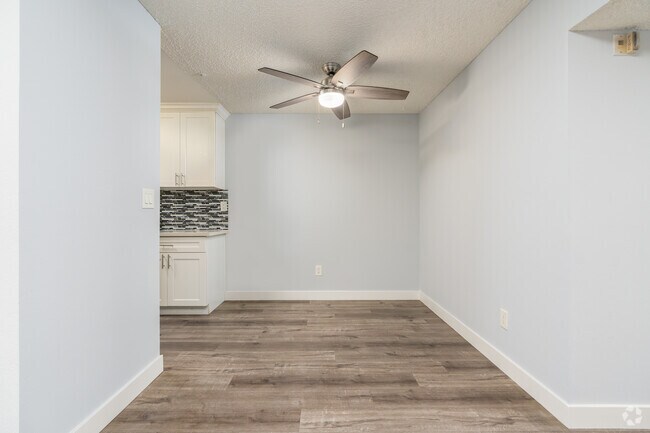 Carlton Way Towers, Los Angeles, CA 90028 - photo 7