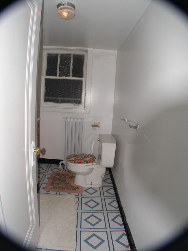 2201 Pittock St unit Appartment, Pittsburgh, PA 15217 - photo 4