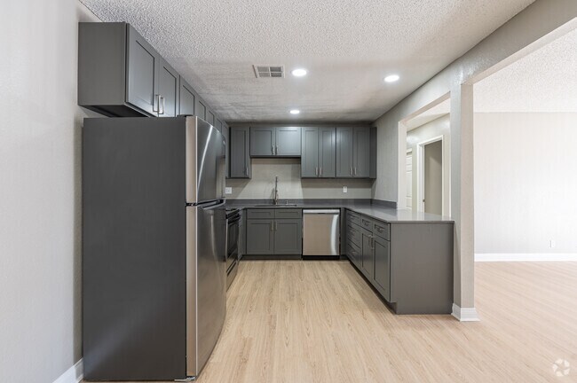 Catalina Island - Kitchen and Dinning Area