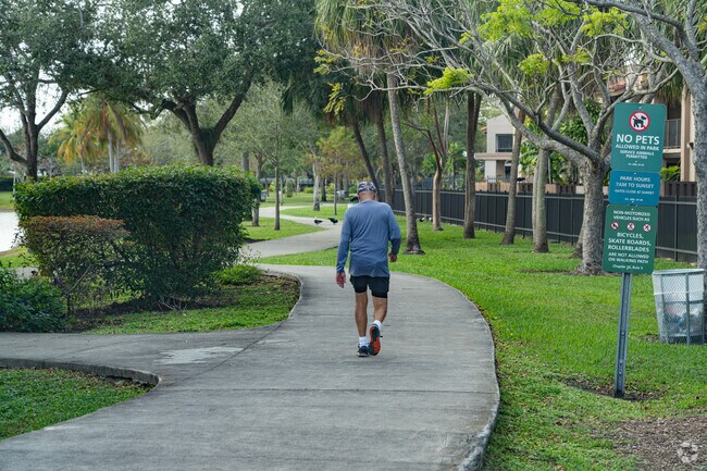 Women’s Park offers walking paths and a butterfly garden in Fontainebleau Park West.