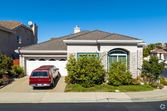 Single-story and two-story homes are available in Heron Bay.