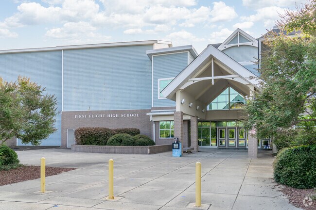 First Flight High School is ranked as the best public high school in Dare County.