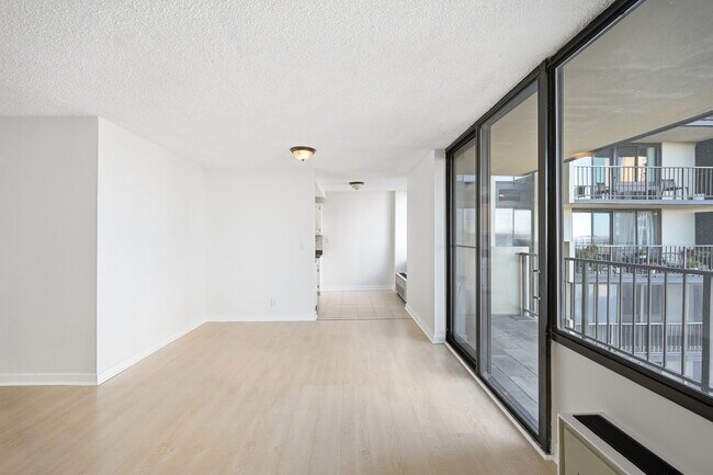 300 Winston Dr unit 8th Flr, Cliffside Park, NJ 07010 - photo 4