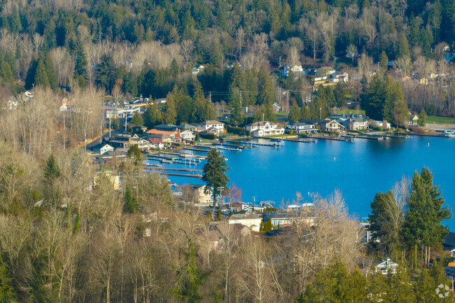 Live on the water in beautiful Lake Stevens.