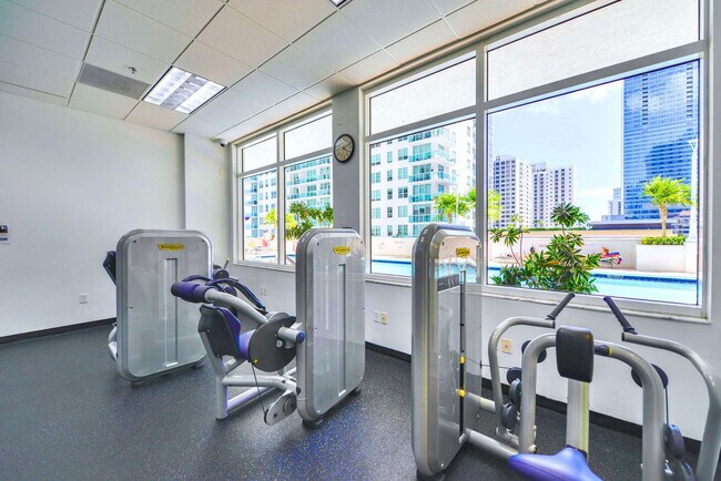 1 SE 12th St unit ID1022219P, Miami, FL 33131 - photo 6