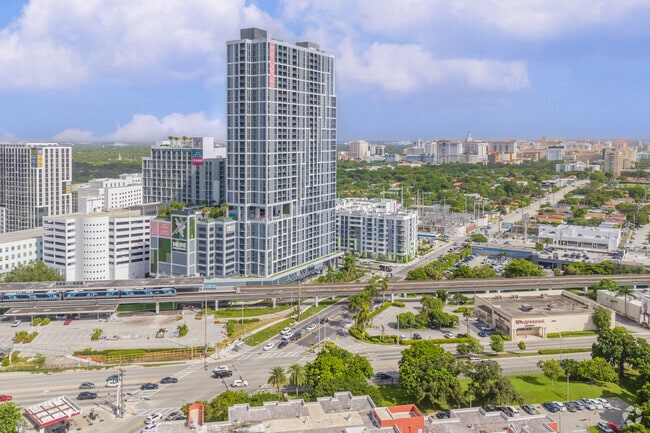 Cascade Apartments in Coconut Grove WH Center feature modern living.