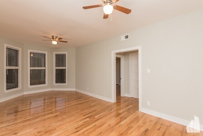 639 W Oakdale Ave unit 3, Chicago, IL 60657 - photo 2