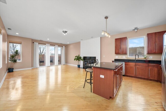 260 N California Ave unit 3, Chicago, IL 60612 - photo 2