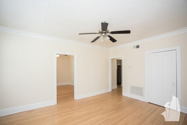 5208 N Leavitt St unit 2204-1, Chicago, IL 60625 - photo 3