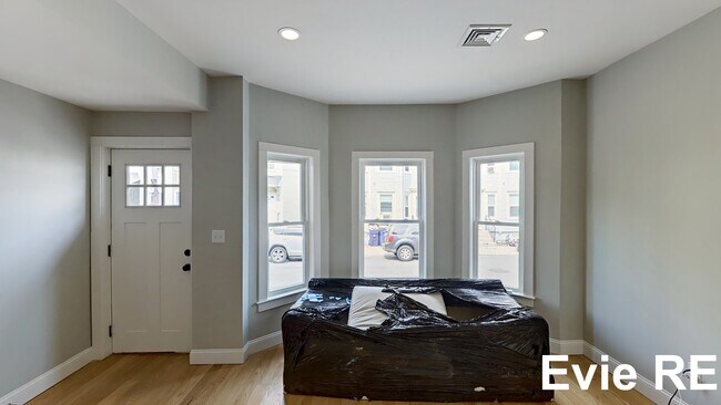 42 Hano St unit 4, Allston, MA 02134 - photo 4
