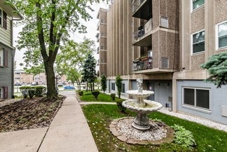 9514 Lawrence Ave Unit 104, Schiller Park, IL 60176