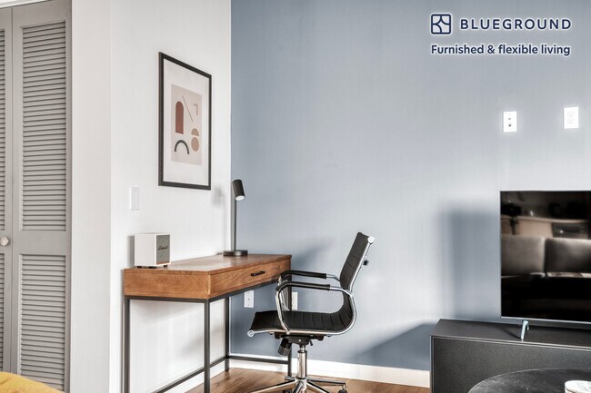 3638 Motor Ave unit FL6-ID925, Los Angeles, CA 90034 - photo 4