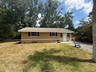 9029 Maiden Ln, Hudson, FL 34667