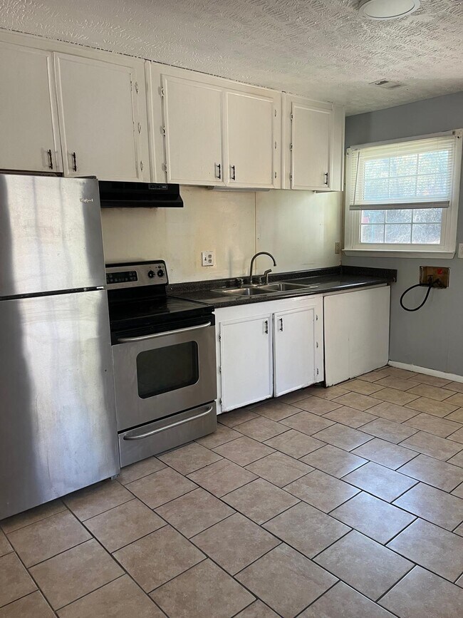 212 Preston Ave, Fayetteville, NC 28301 - photo 5