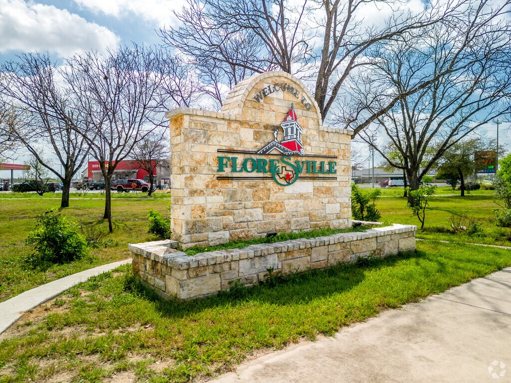 104 Cheyenne Dr Unit 3142276-11306, Floresville, TX 78114 | Homes.com