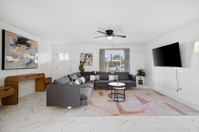 3023 N 40th Ln unit ID1244329P, Phoenix, AZ 85019 - photo 4