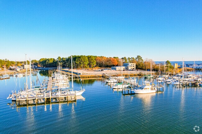 The local Marina offers boating storage and a clean send-off into the Bay.
