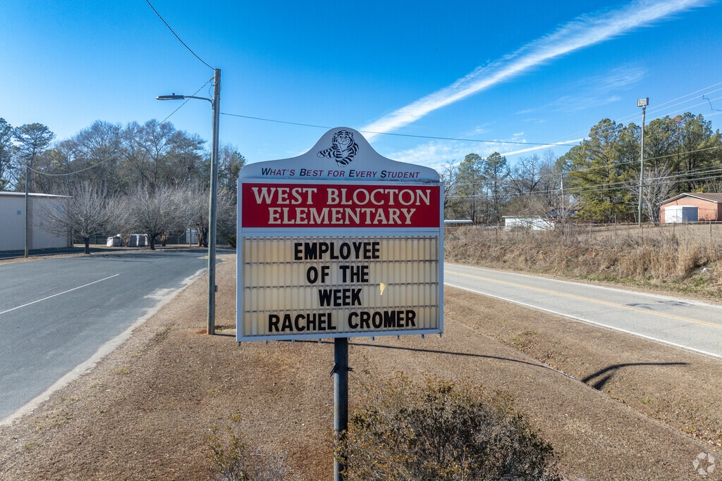 West Blocton Elementary School teaches future leaders.