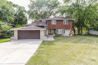 9922 S 86th Ave, Palos Hills, IL 60465