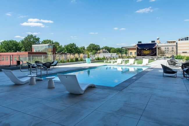 Everly on the Loop-POI-017(Photoshop)-min