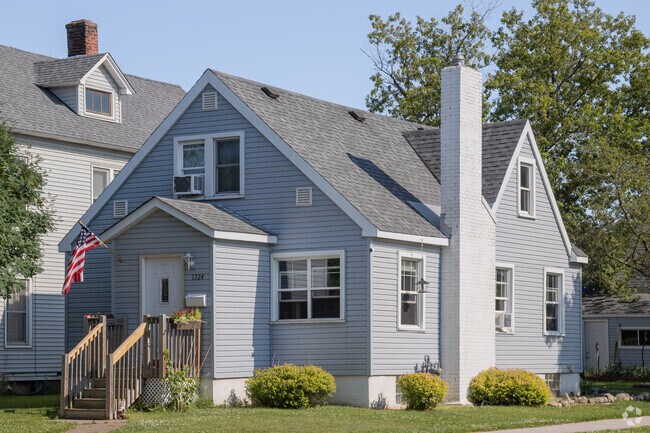 Bungalows are common surrounding the USW campus in Central Superior.
