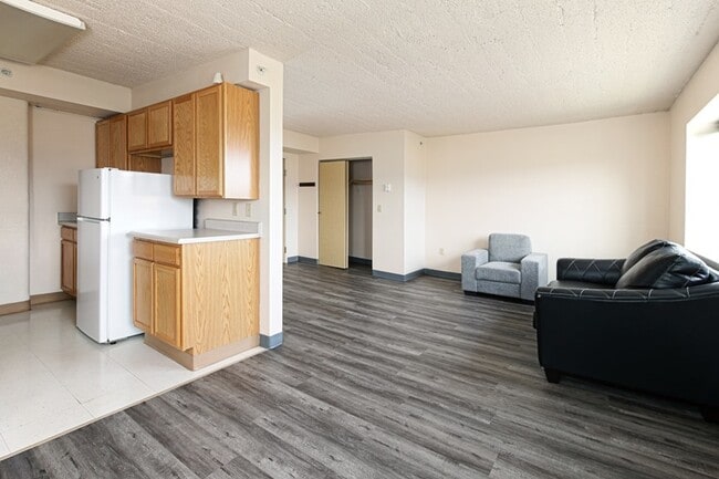 McKinley Tower Apartments, Anchorage, AK 99501 - photo 2