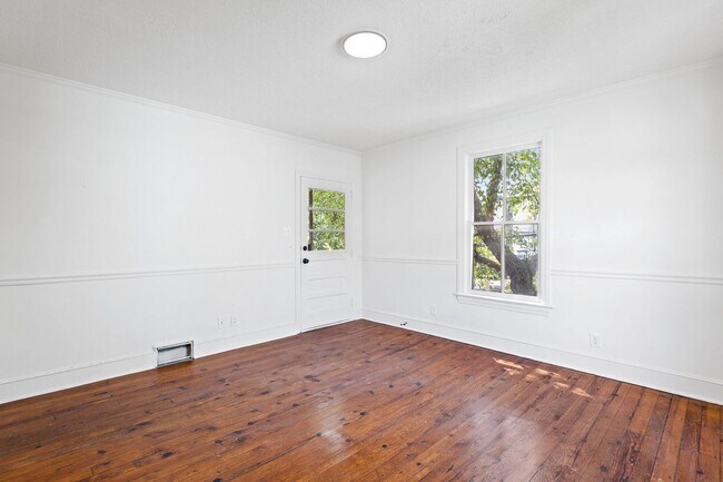 209 N Spring St, Winston Salem, NC 27101 - photo 4