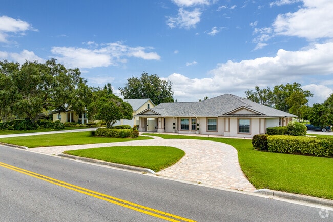Large ranch style homes are abundant in State Streets.