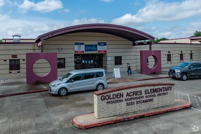 This is the entrance to Golden Acres Elementary School.