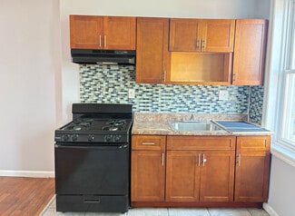 224 3rd St, Elizabeth, NJ 07206