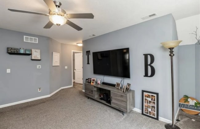 1131 Euclid Ave unit 2, Des Moines, IA 50313 - photo 3