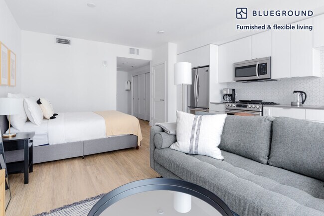 1889 Harrison St unit FL5-ID525, Oakland, CA 94612 - photo 2