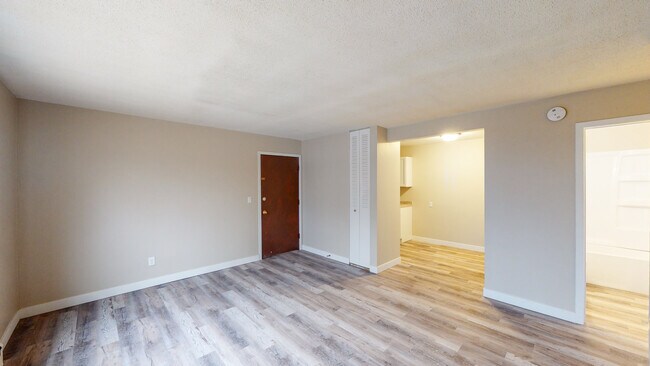 6Flats Apartments - 1 Mo Free with a 13 Mo lease!, Sioux Falls, SD 57103 - photo 5