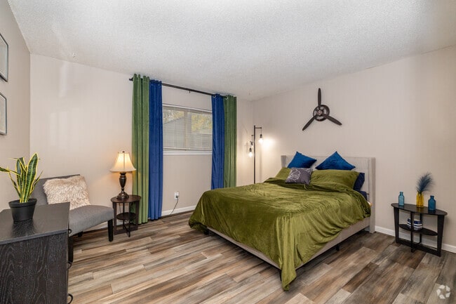 1BR, 1BA - 672SF - Bedroom