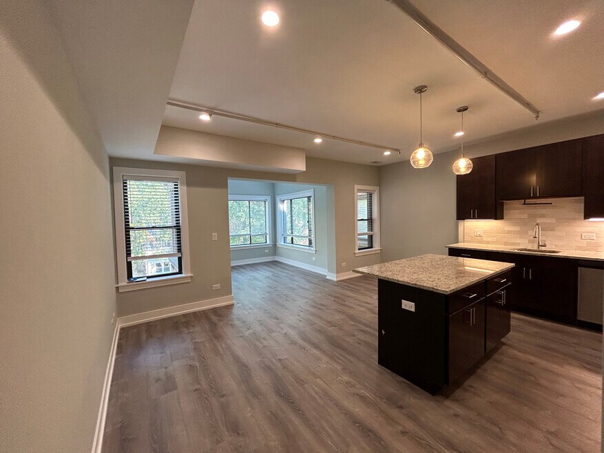 1000 Crain St unit 1000-2, Evanston, IL 60202 - photo 1