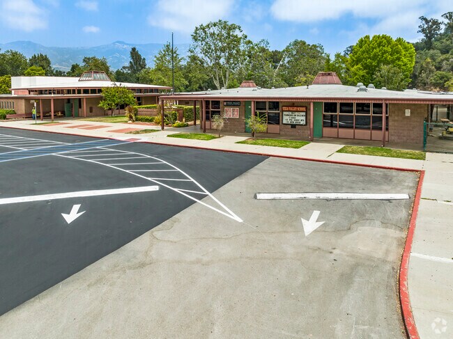 Elementary-aged students in Hidden Valley can attend the nearby Vieja Valley Elementary School.