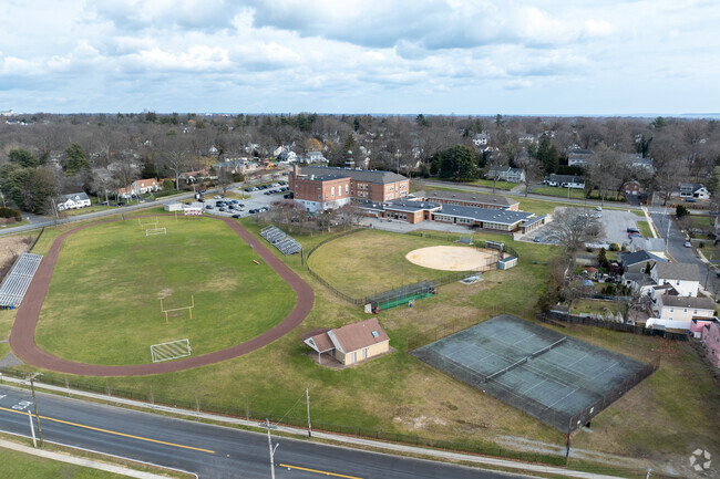 Harrison Avenue Elementary School, Rankings & Reviews - Homes.com