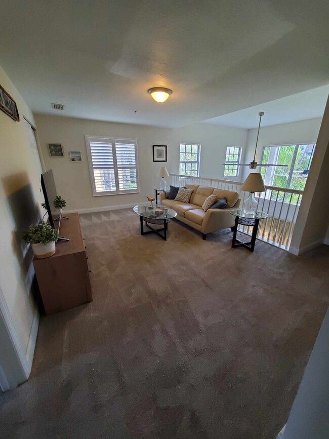 Loft/TV area