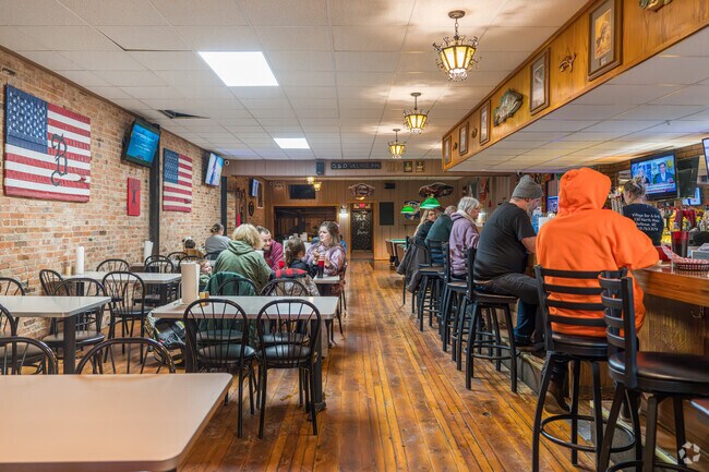 The Village Bar in Bellevue is the main sit-down restaurant in town.