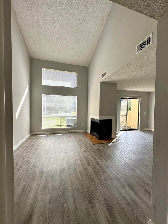 7932 Southside Blvd, Jacksonville, FL 32256