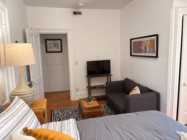 724.5 Chapin St unit JB, Beloit, WI 53511 - photo 4