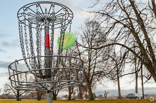A recently installed disc golf course encircles Waterworks Park.