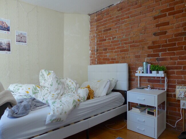 70 Hammond St, Roxbury Crossing, MA 02120 - photo 5