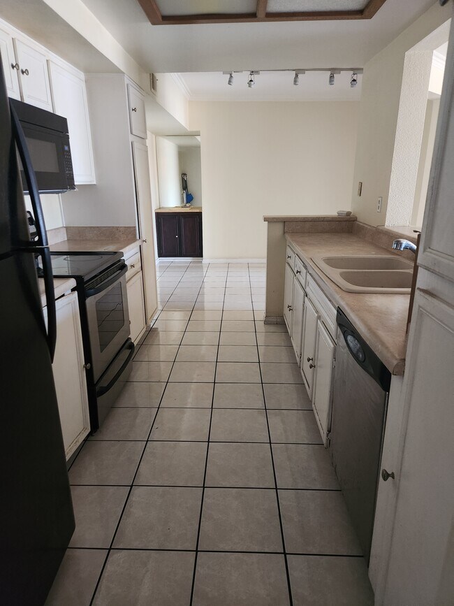 1020 E Washington Ave unit 105, Escondido, CA 92025 - photo 3