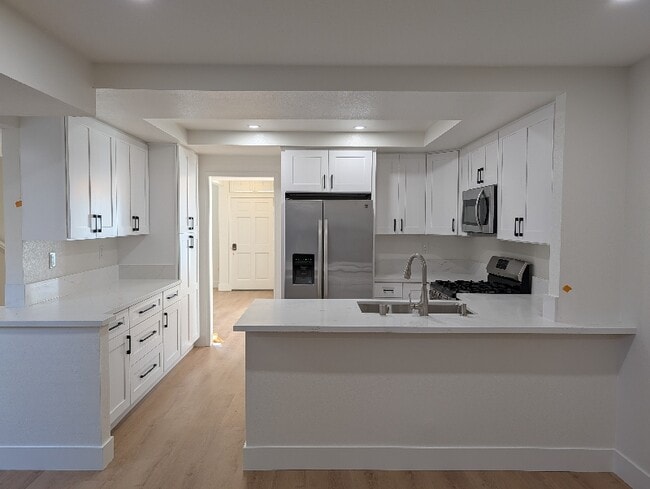 47 Wellesley, Irvine, CA 92612 - photo 2