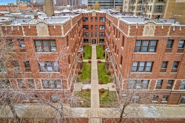 1620 W Sunnyside Ave unit 512-302, Chicago, IL 60640 - photo 2