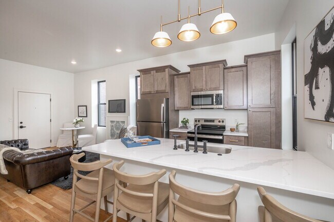 1706 Lang St unit 3, Cincinnati, OH 45202 - photo 2