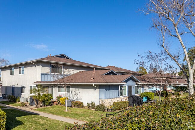 The Lemon Crest Apartments in Winter Gardens.